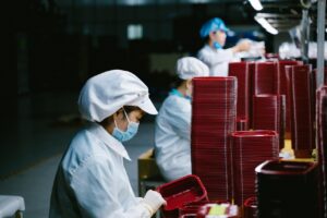 ニキビ跡がマスクで悪化する男性の対策方法は？