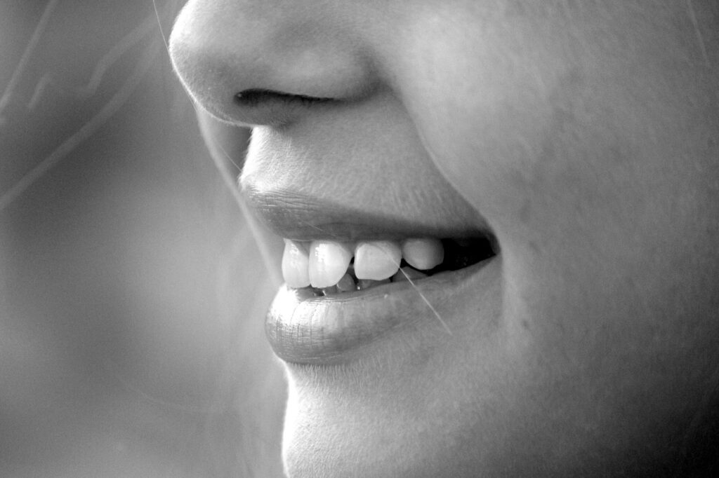 頬のニキビ跡を男性が効果的にケアする方法は？