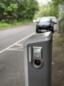 ニキビ跡の治療料金は大人男子にとってどれくらいかかる？