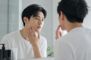 男性のニキビ跡に効果的な保湿成分とは？