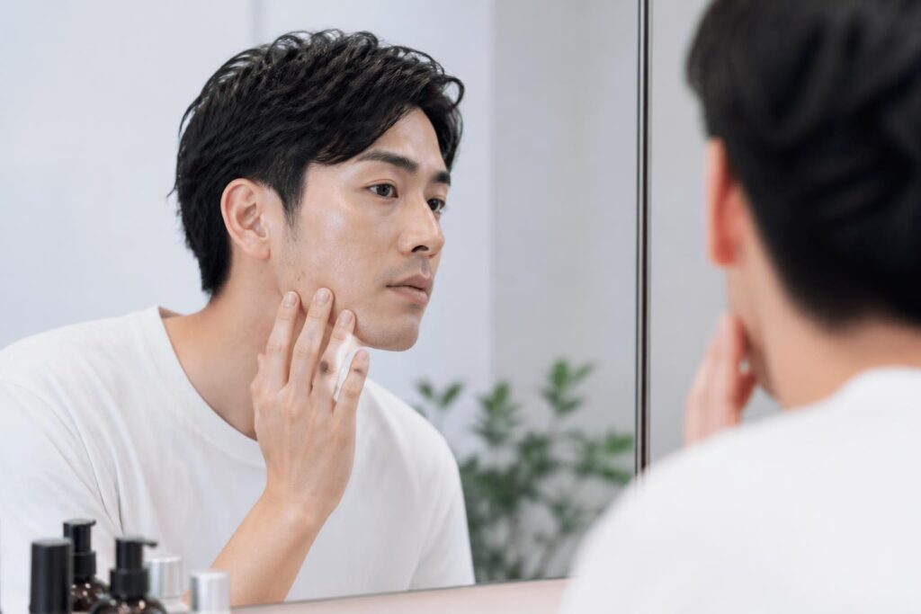 男性が家庭用レーザーでニキビ跡を改善する方法は？