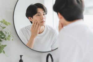 男性のニキビ跡を改善するための生活習慣の見直し方とは？